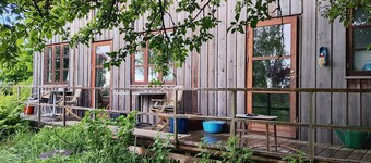 Peaceful cottage with view near fjord trails