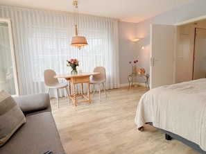 1 bedroom, iron/ironing board, WiFi