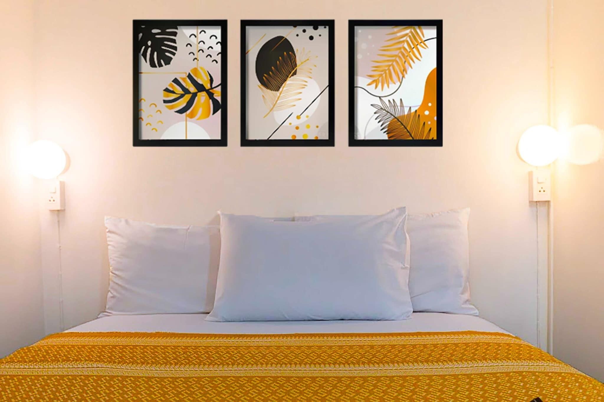 1 bedroom, desk, bed sheets