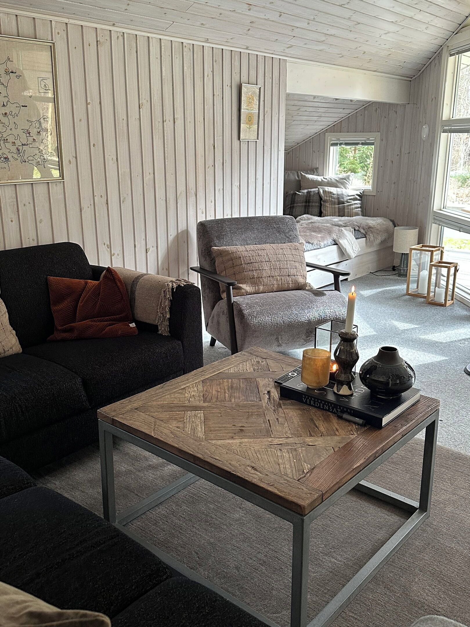 TV, fireplace, stereo