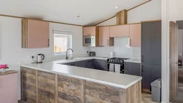 Fridge, oven, stovetop, toaster