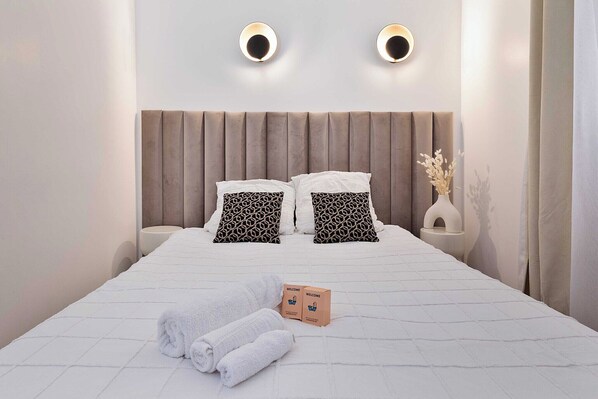 1 bedroom, desk, free WiFi, bed sheets
