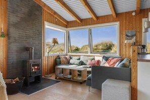 Fireplace - Simple summer living in magical setting (Nykøbing Sj)