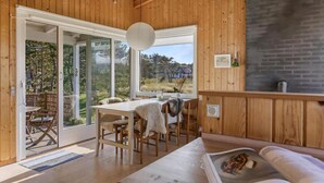 Interior - Simple summer living in magical setting (Nykøbing Sj)