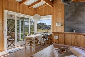 Interior - Simple summer living in magical setting (Nykøbing Sj)