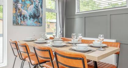 4 bedroom accommodation in Caerwys