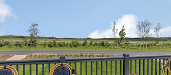 This spacious lodge is perfect for a break away in the English countryside.