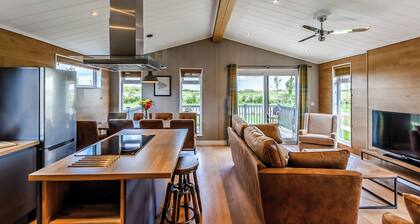 This spacious lodge is perfect for a break away in the English countryside.