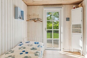 3 bedrooms, iron/ironing board, free WiFi