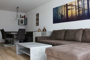 Smart TV, video games