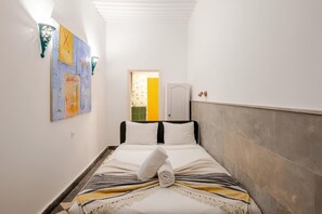 2 habitaciones, tabla de planchar con plancha y wifi gratis 
