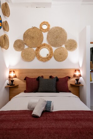 Iron/ironing board, free WiFi, bed sheets