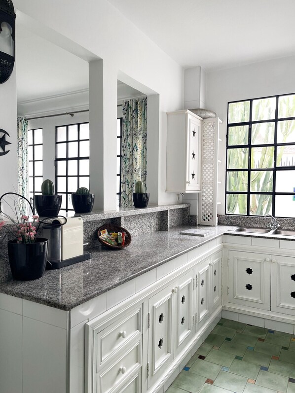 Fridge, microwave, coffee/tea maker, electric kettle