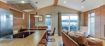 Wilmcote Lodge Premier