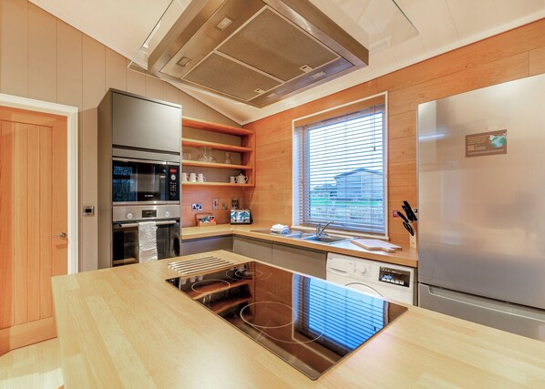 Refrigerador, horno, placa de cocina, lavavajillas