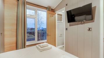 4 bedrooms, free WiFi