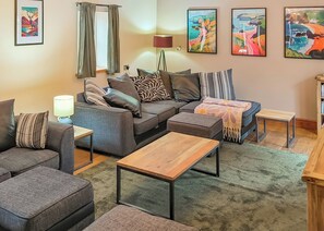 Living area - 4 bedroom accommodation in Narberth (Narberth)