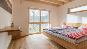 2 slaapkamers, een strijkplank/strijkijzer, gratis wifi, beddengoed