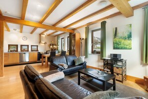 TV, table tennis, stereo