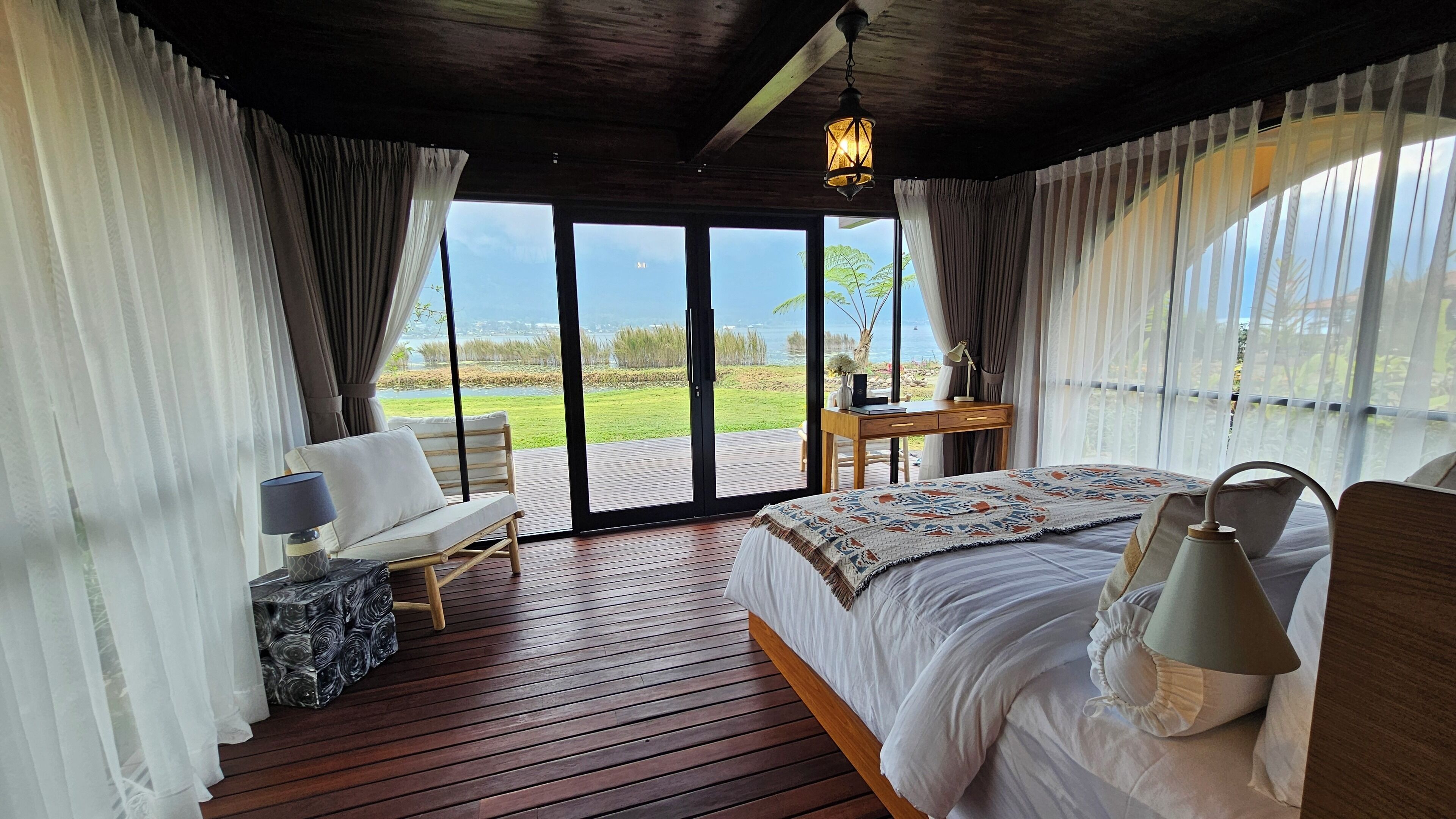 独特套房, 湖景 | 客房内保险箱、免费 WiFi