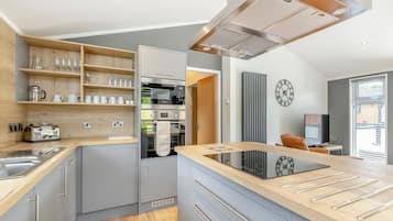 Fridge, oven, stovetop, toaster