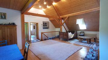 3 bedrooms, free WiFi, bed sheets