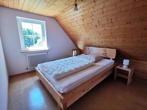 3 bedrooms, free WiFi, bed sheets