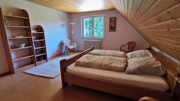 3 bedrooms, free WiFi, bed sheets