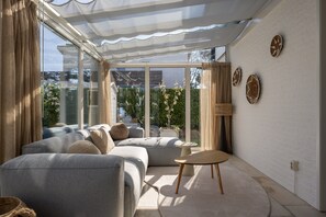 Living room - Holiday Home Near the Oosterschelde Beach (Kamperland)