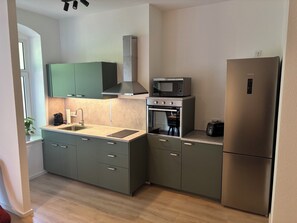 Microwave, oven, stovetop, dishwasher