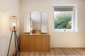 Interior - Holiday Home 'Feilchenhof' with Private Terrace, Private Garden and Wi-Fi (Freilassing)