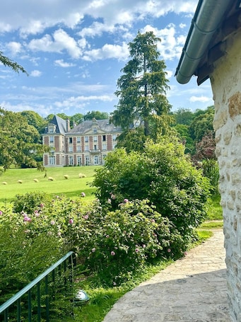 Property grounds. Gite Le Moulin, a jewel nestled in the grounds of the Château de la Bucherie estate