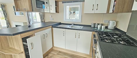 Fridge, oven, stovetop, toaster