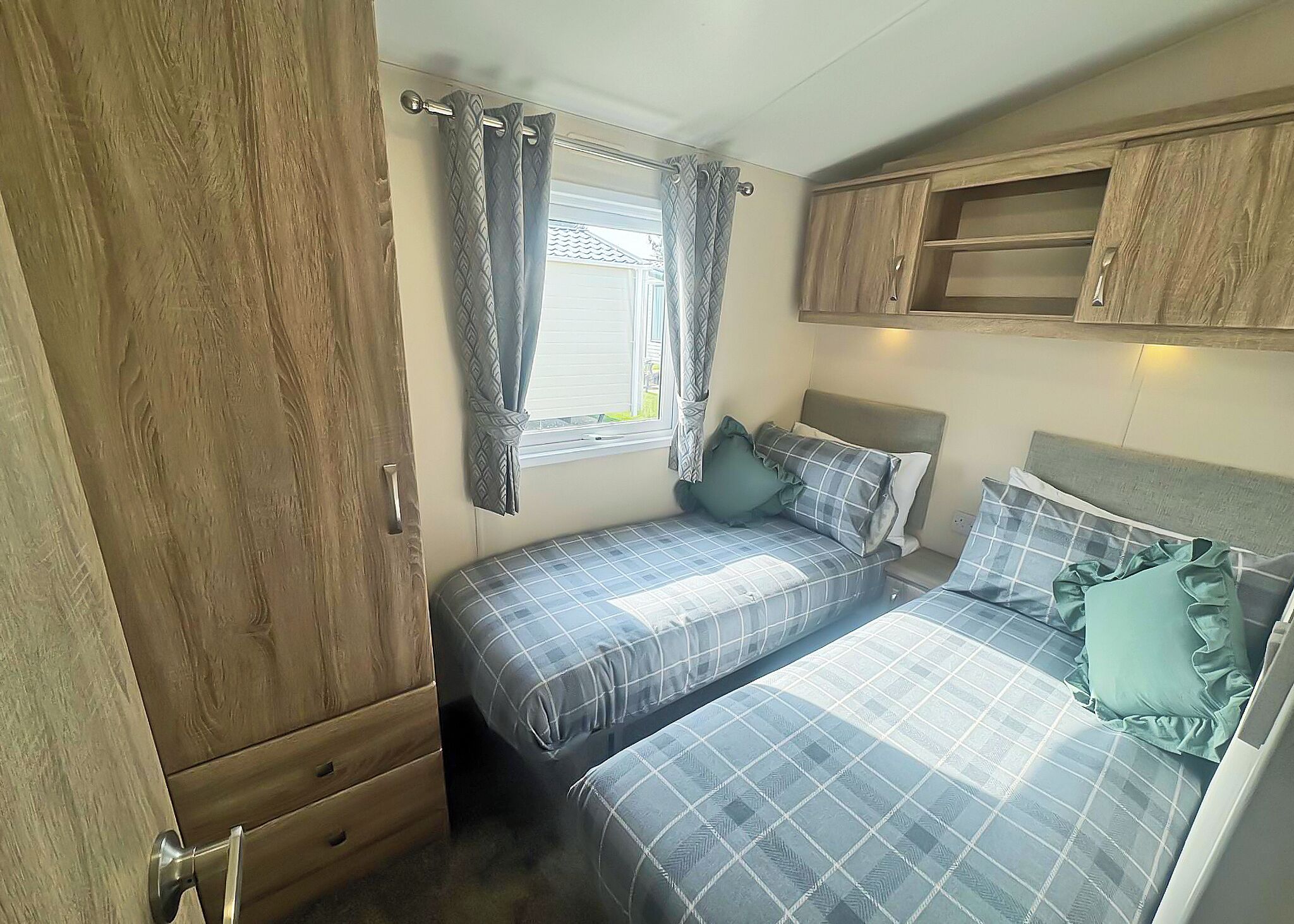 2 bedrooms