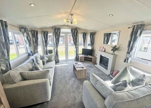 Unclassified image, 4 of 9, button - Smart, modern two bedroom caravan, perfect for couples and families alike. (Aldbrough)