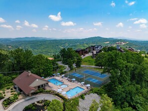 Exterior - Evergreen Echo | Cabin w/ Mountain Views, Theater, Game Room, and Hot Tub (Gatlinburg)