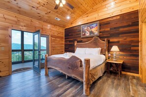 6 bedrooms, free WiFi, bed sheets, wheelchair access - Evergreen Echo | Cabin w/ Mountain Views, Theater, Game Room, and Hot Tub (Gatlinburg)