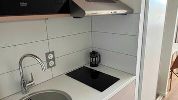 House | Dapur peribadi | Peti sejuk, ketuhar gelombang mikro, dapur, pembancuh kopi/teh