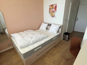 House | 1 bedroom, laptop workspace, iron/ironing board, bed sheets - Comfort Studio in a Premium Residence- Sport/cinema (Huningue)