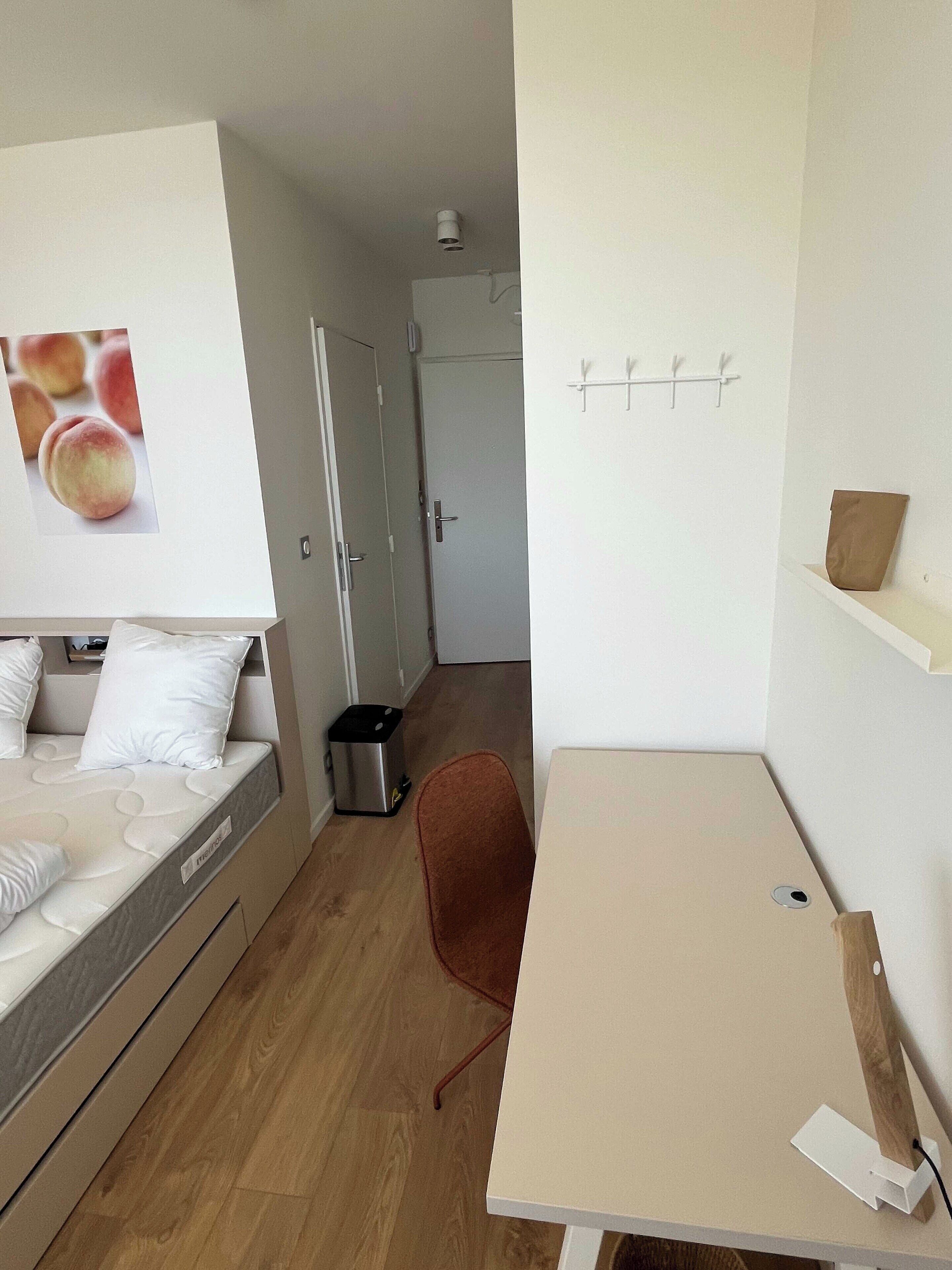 House | 1 bedroom, laptop workspace, iron/ironing board, bed sheets