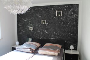 1 室のベッドルーム、WiFi (無料)、ベッドシーツ