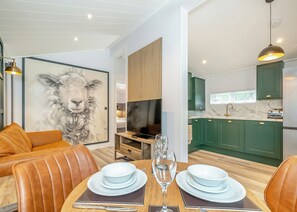 Unclassified image, 4 of 6, button