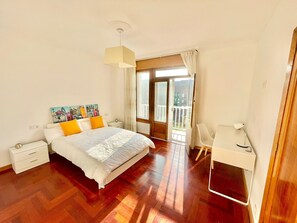 4 quartos, ferros/tábuas de passar roupa, Wi-Fi de cortesia