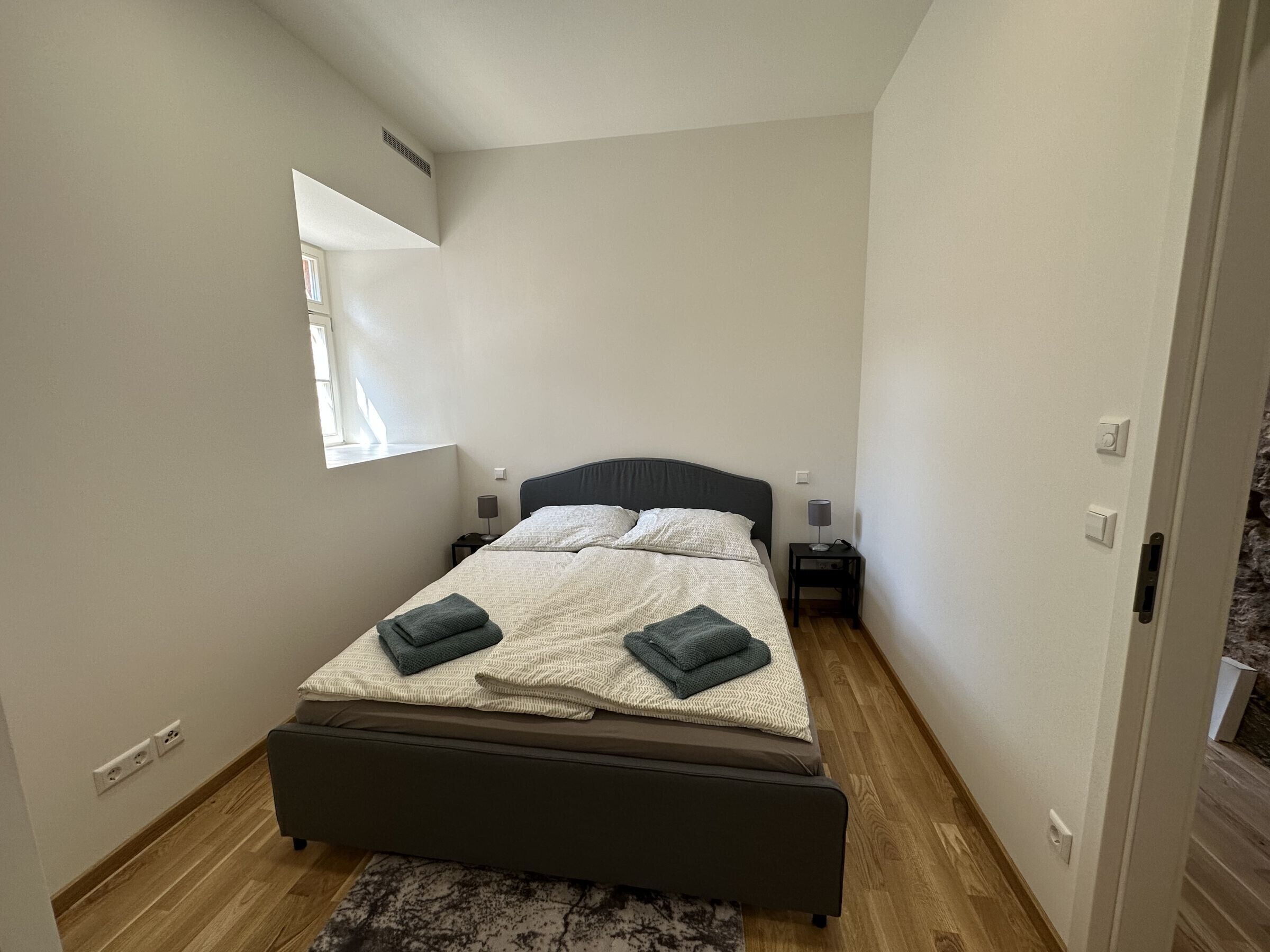 1 室のベッドルーム、WiFi (無料)、ベッドシーツ