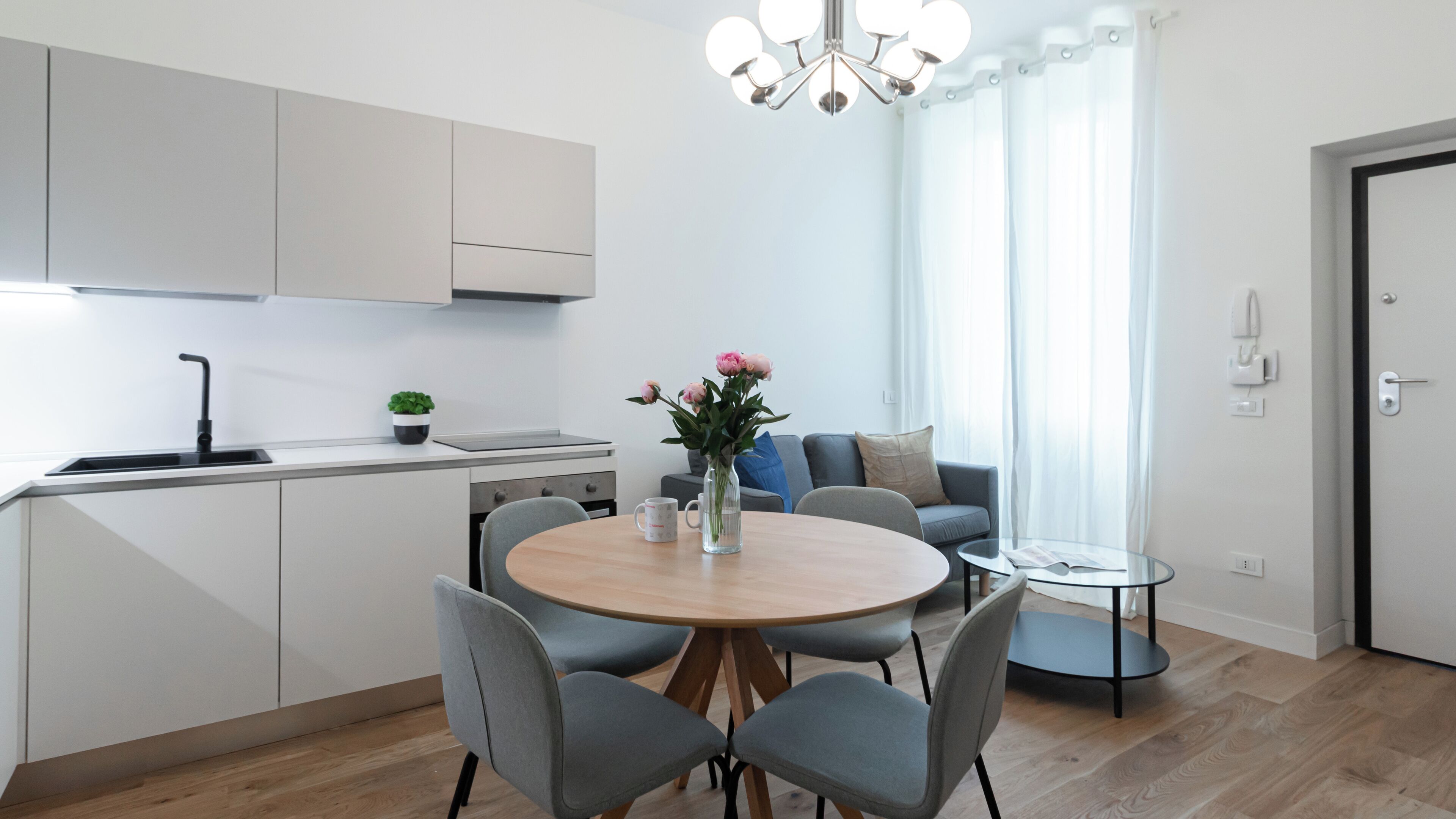 Apartment (1 Bedroom) | Private kitchen | Microwave, oven, electric kettle, high chair