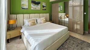Deluxe Penthouse, 1 Bedroom, Balcony, Canal View | Desk, iron/ironing board, free WiFi - 1BR Penthouse in Millenium Binghatti  (Dubai)