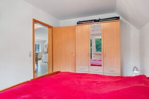 2 عدّة غرف نوم وواي فاي مجانًا وملاءات أسرّة