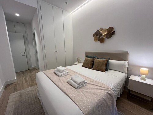 Cicero Luxury Living: Elite Design, Space and Location