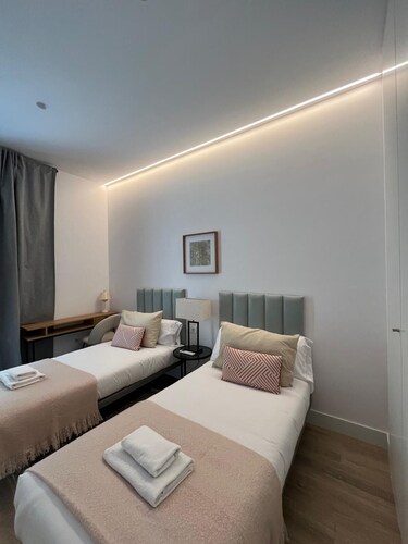 Cicero Luxury Living: Elite Design, Space and Location