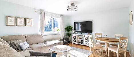 Apartment (Quiet and cosy 2-bed in Wimbledon) | Living room